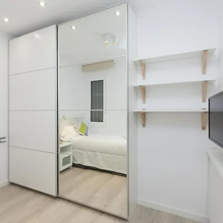 Confort Sagrada Familia Design *